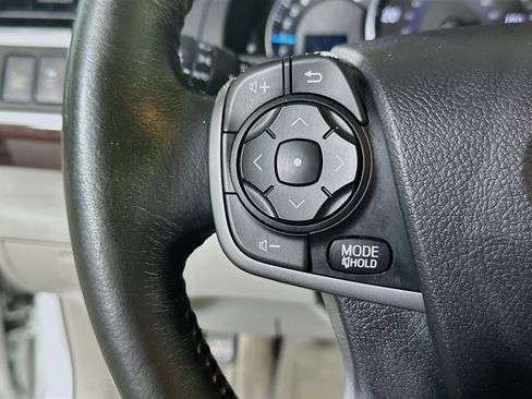 Used 2014 Toyota Camry XLE w/ Leather Package FWD image 16