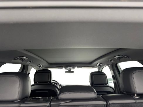 Used 2022 Porsche Cayenne image 70