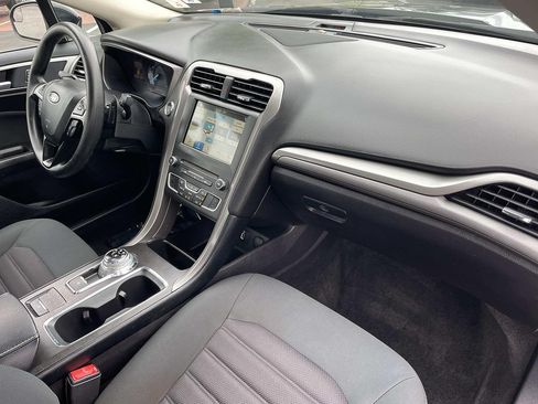 Used 2018 Ford Fusion SE w/ Fusion SE Technology Package FWD image 36