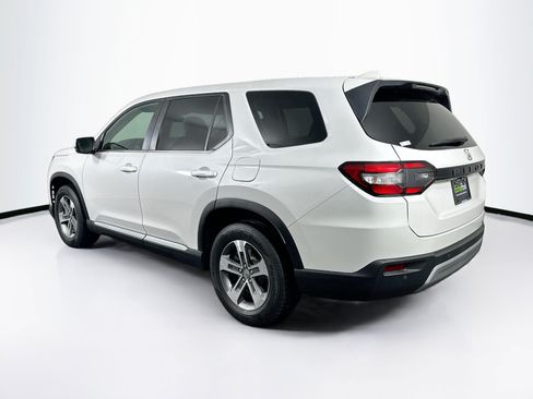 Used 2025 Honda Pilot EX-L image 5