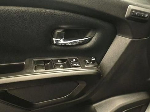Used 2021 Nissan Titan PRO-4X w/ Pro-4x Convenience Package AWD/4WD image 15