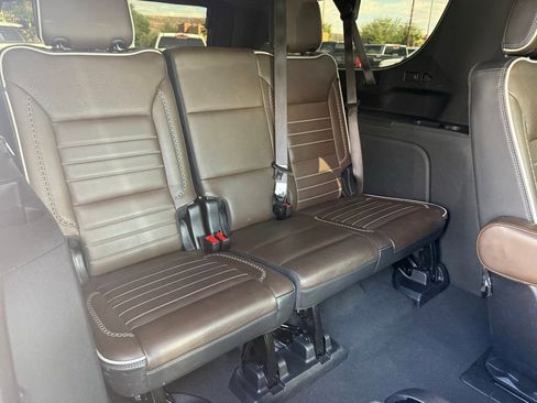 Used 2025 GMC Yukon XL Denali Ultimate AWD/4WD image 24