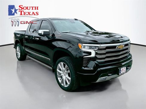 Used 2022 Chevrolet Silverado 1500 High Country w/ High Country Premium Package AWD/4WD image 1