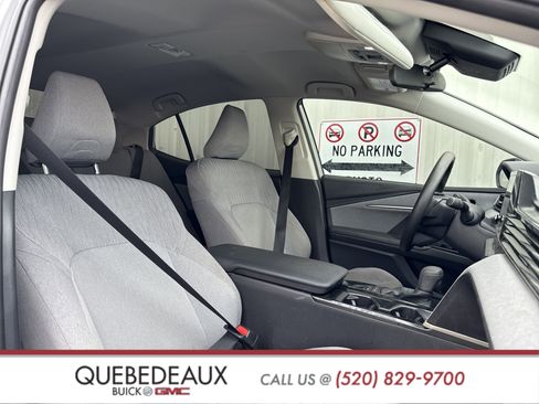 Used 2025 Toyota Camry LE image 31