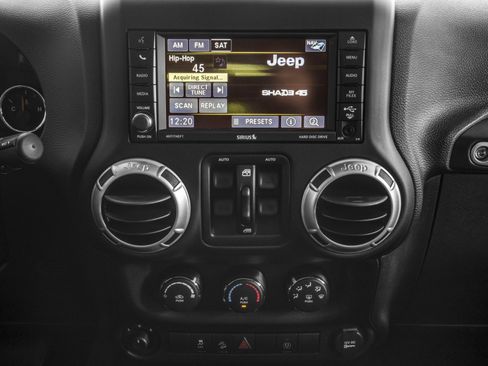 Used 2017 Jeep Wrangler Unlimited Rubicon AWD/4WD image 7