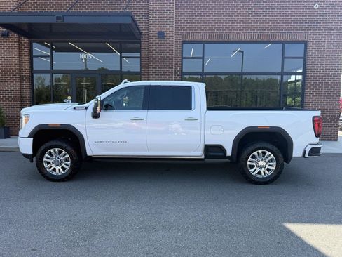 Used 2022 GMC Sierra 2500 Denali w/ Technology Package AWD/4WD image 3