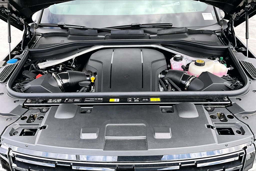 New 2027 Land Rover Range Rover Sport SV AWD/4WD image 11