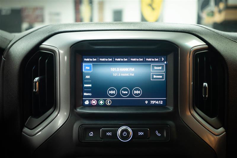 Used 2021 Chevrolet Silverado 1500 Custom Trail Boss AWD/4WD image 17