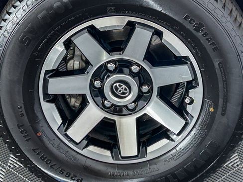 Used 2024 Toyota 4Runner TRD Off-Road Premium image 12