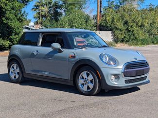 Used 2019 MINI Cooper 2-Door Hardtop w/ Signature Upholstery Package video 1