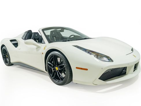 Used 2018 Ferrari 488 Spider RWD image 21