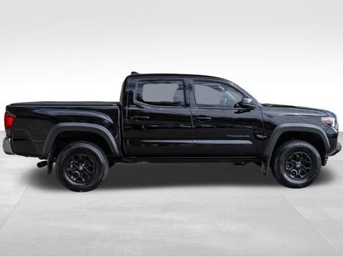Used 2023 Toyota Tacoma SR5 w/ SX Package AWD/4WD image 4