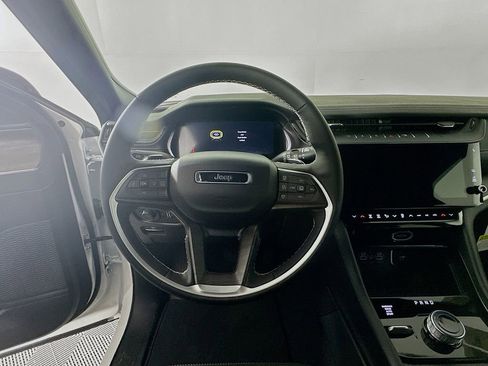 New 2026 Jeep Grand Cherokee Altitude AWD/4WD image 16