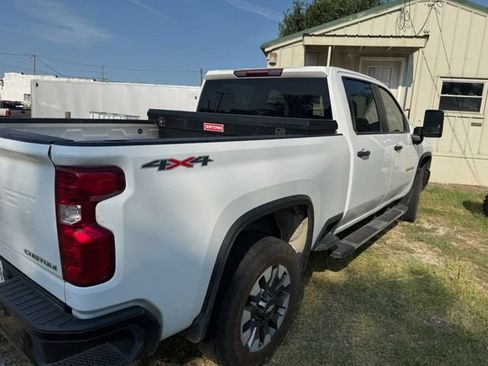 Used 2024 Chevrolet Silverado 2500 Custom w/ Custom Value Package AWD/4WD image 4
