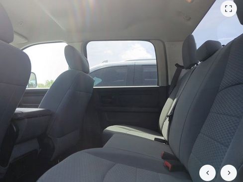 Used 2018 RAM 1500 Express w/ Express Value Package RWD image 4