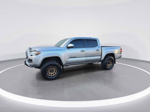 Certified 2019 Toyota Tacoma SR5 image 4