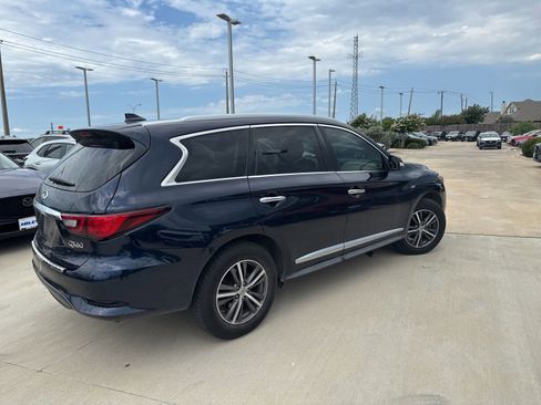 Used 2019 INFINITI QX60 Luxe w/ Essential Package FWD image 11