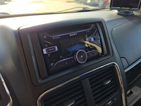 Used 2014 Dodge Grand Caravan American Value Package image 11