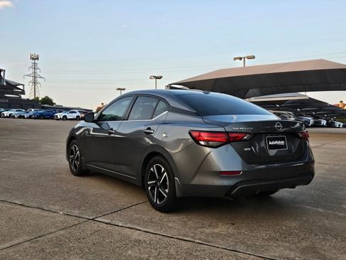 Used 2025 Nissan Sentra SV image 6