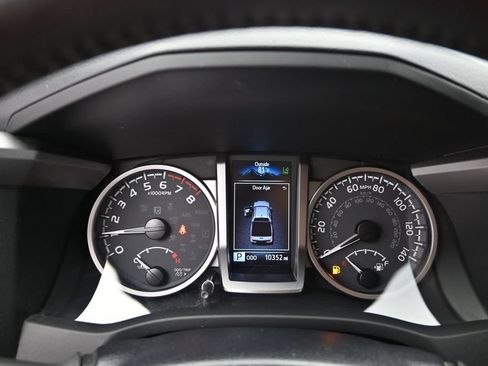 Used 2022 Toyota Tacoma SR5 w/ Technology Package RWD image 13