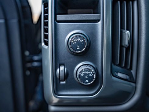 Used 2017 Chevrolet Silverado 1500 LT w/ All Star Edition AWD/4WD image 19