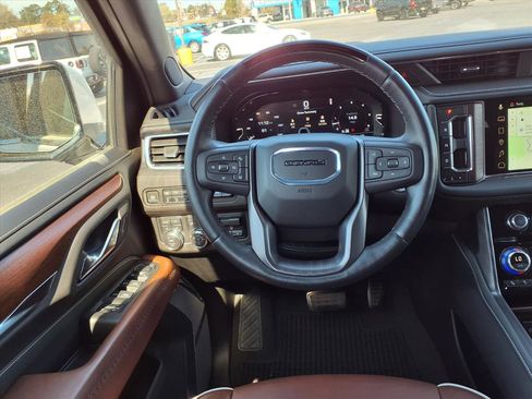 Used 2024 GMC Yukon XL Denali Ultimate AWD/4WD image 27