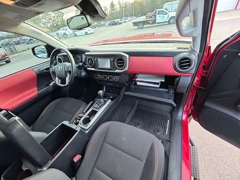 Used 2019 Toyota Tacoma 2WD Double Cab image 21