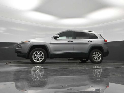 Used 2014 Jeep Cherokee Latitude AWD/4WD image 45