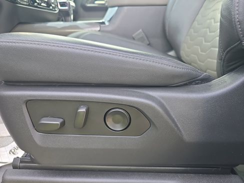 Used 2023 Chevrolet Silverado 1500 ZR2 w/ Technology Package image 14