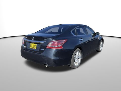 Used 2013 Nissan Altima 2.5 SV image 3