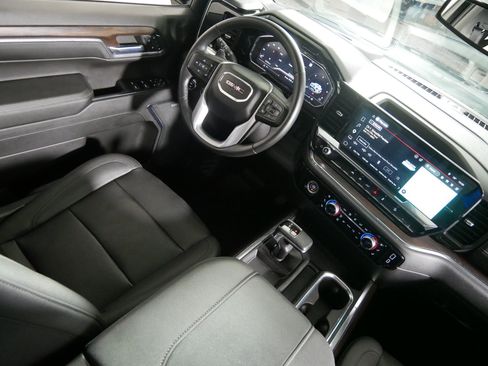 Used 2023 GMC Sierra 1500 SLT w/ SLT Premium Package AWD/4WD image 9