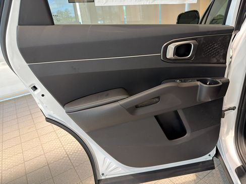 Used 2026 Kia Sorento S image 18