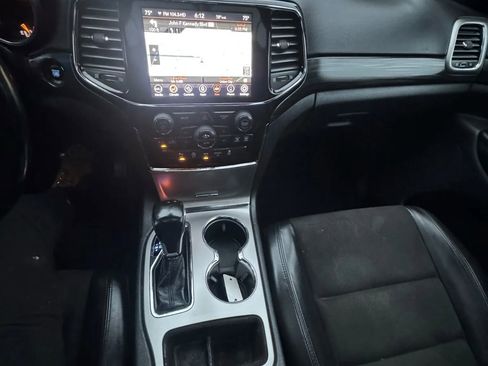 Used 2020 Jeep Grand Cherokee Altitude image 22