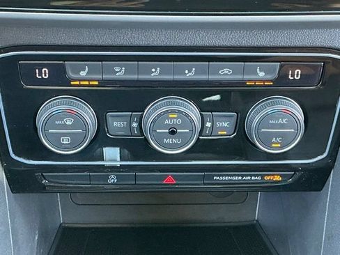 Certified 2023 Volkswagen Atlas SEL R-Line AWD/4WD image 28