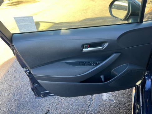 Used 2021 Toyota Corolla LE image 19