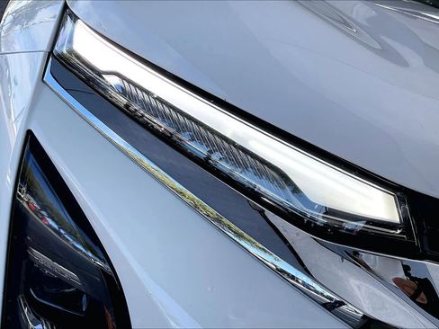 Used 2025 Chevrolet Equinox LT image 24