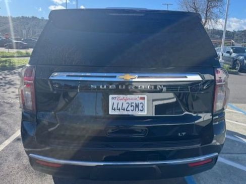 Used 2021 Chevrolet Suburban LT image 5
