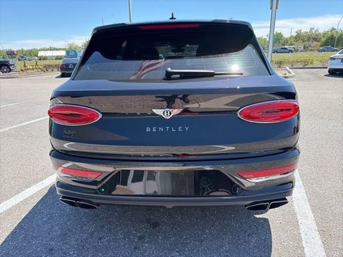 Used 2022 Bentley Bentayga image 5