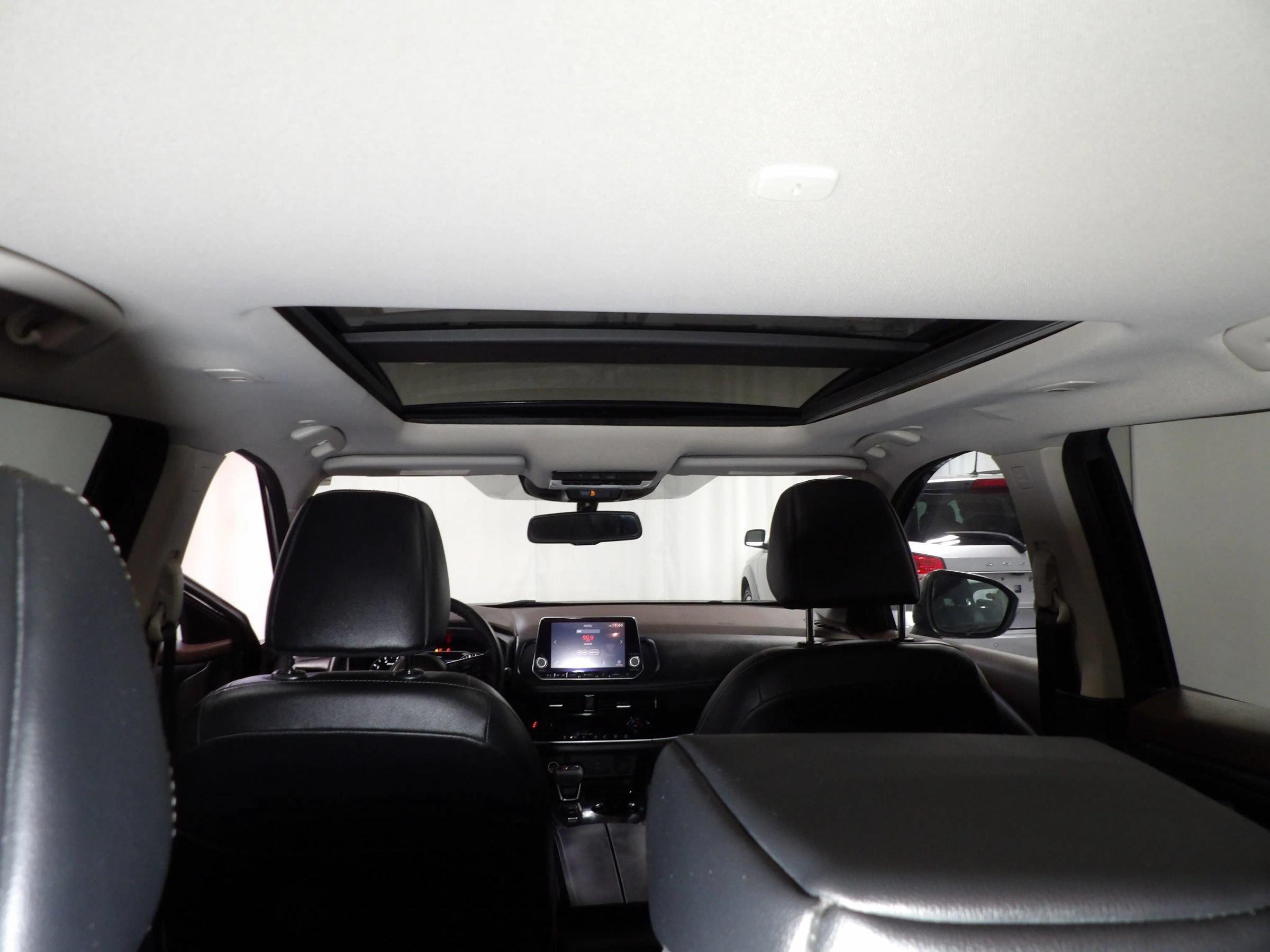 Used 2023 Nissan Rogue SL FWD image 7