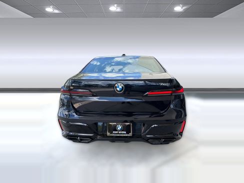 Used 2023 BMW 760i xDrive w/ Executive Package AWD/4WD image 10