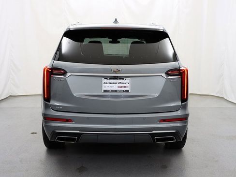 Used 2023 Cadillac XT6 Premium Luxury image 6