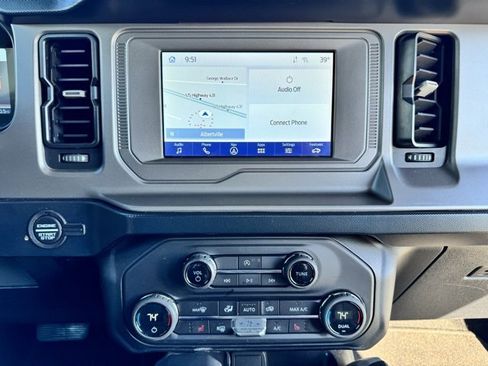 Used 2021 Ford Bronco Outer Banks image 13