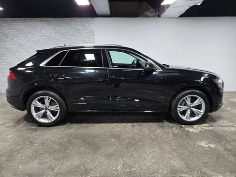 Used 2023 Audi Q8 Premium w/ Convenience Package AWD/4WD image 3