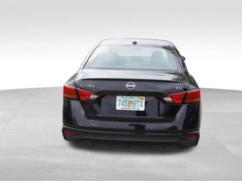 Used 2024 Nissan Altima 2.5 SV FWD image 6