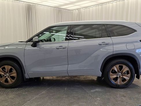 Certified 2022 Toyota Highlander Bronze Edition AWD/4WD image 12