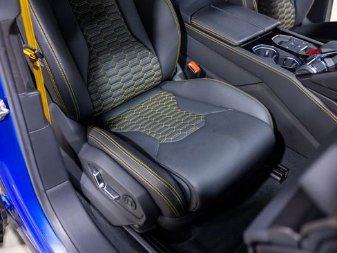 Used 2022 Lamborghini Urus image 31