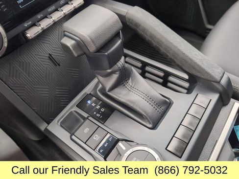 Certified 2024 Toyota Tacoma SR5 AWD/4WD image 23