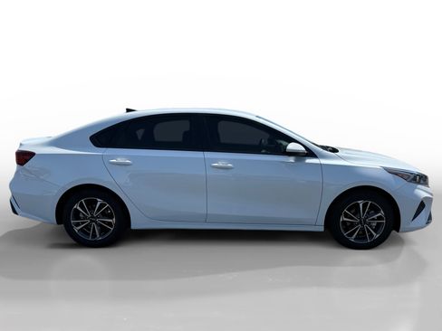 Used 2024 Kia Forte LXS FWD image 6