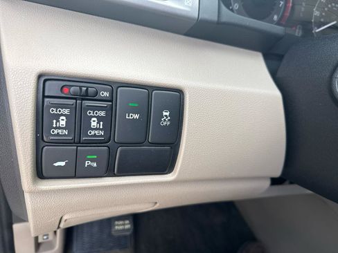 Used 2014 Honda Odyssey Touring image 27