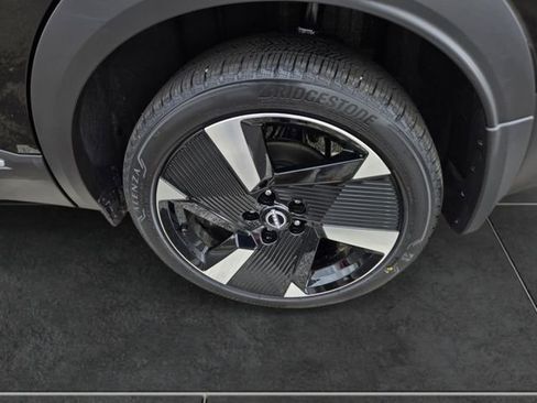 New 2026 Nissan Kicks SR w/ Cold Weather Package AWD/4WD image 11